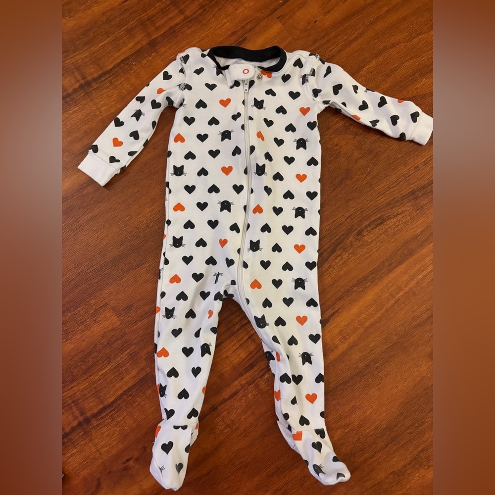 PRIMARY- Black cat and orange hearts Baby pajama footie 6-9 mo